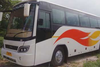 21+1 seater minibus coach hire in delhi